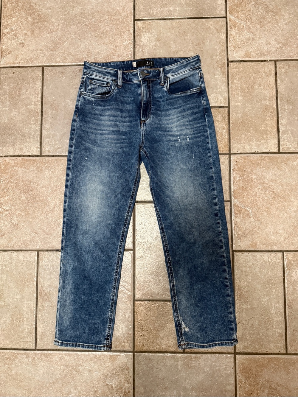 KUT From The Kloth women’s Blue Denim Capri jeans.